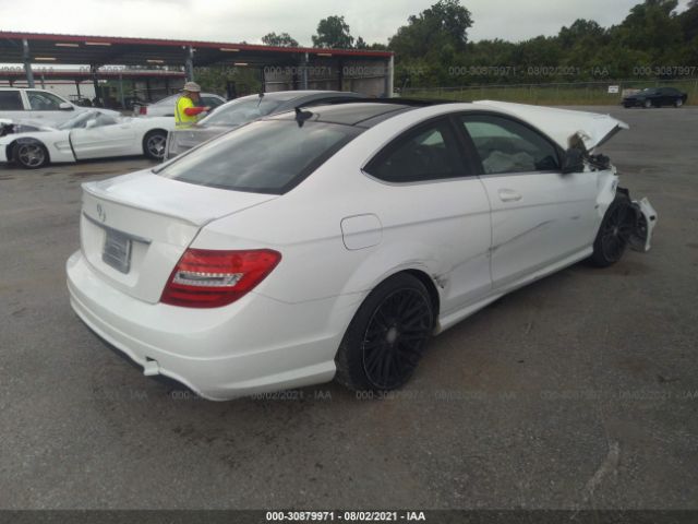 Photo 3 VIN: WDDGJ4HB2DG058333 - MERCEDES-BENZ C-CLASS 