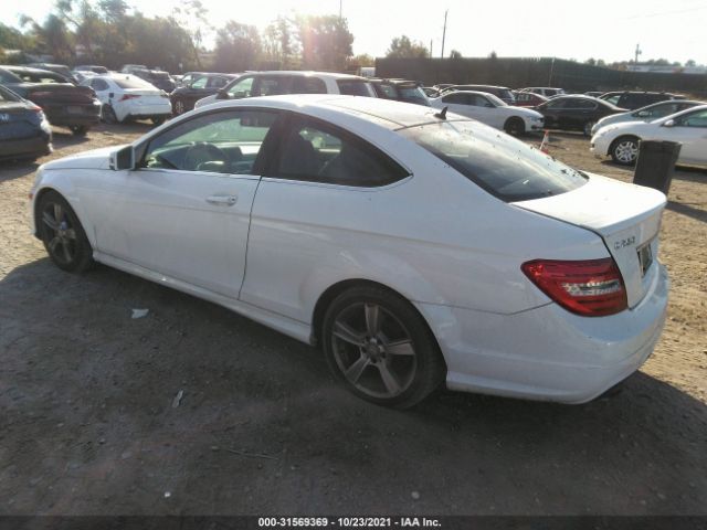 Photo 2 VIN: WDDGJ4HB2EG297219 - MERCEDES-BENZ C-CLASS 