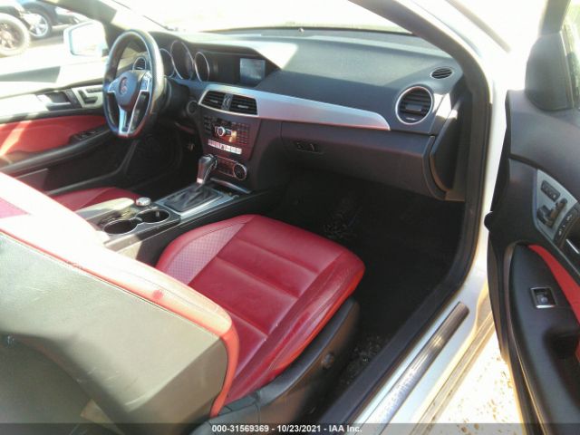 Photo 4 VIN: WDDGJ4HB2EG297219 - MERCEDES-BENZ C-CLASS 