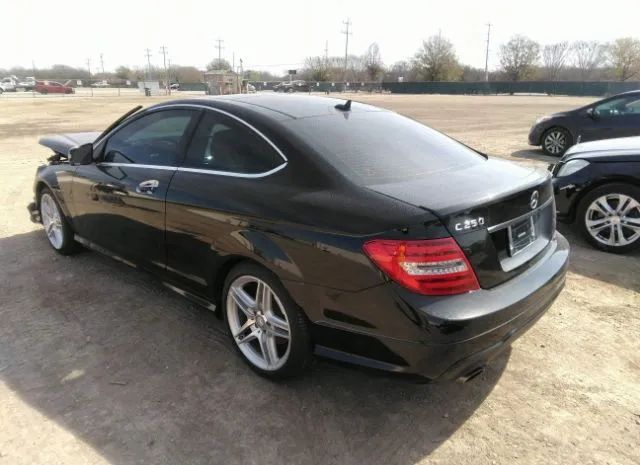 Photo 2 VIN: WDDGJ4HB2FG402195 - MERCEDES-BENZ C-CLASS 