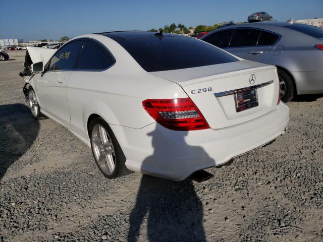 Photo 2 VIN: WDDGJ4HB2FG404772 - MERCEDES-BENZ C-CLASS 