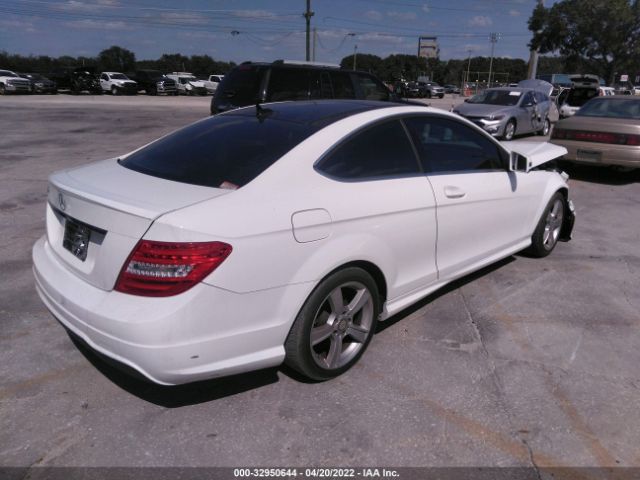 Photo 3 VIN: WDDGJ4HB2FG417974 - MERCEDES-BENZ C-CLASS 