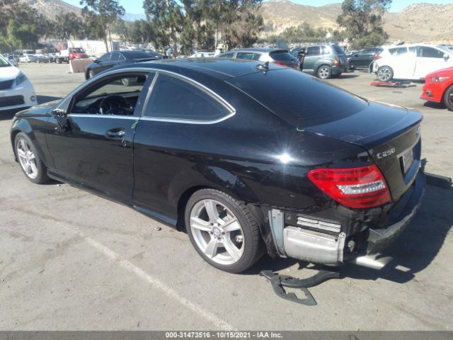 Photo 2 VIN: WDDGJ4HB2FG441840 - MERCEDES-BENZ C-CLASS 