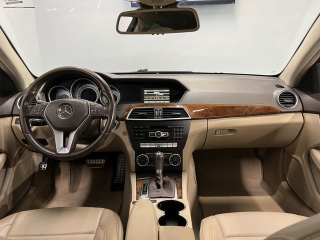 Photo 1 VIN: WDDGJ4HB3CF867439 - MERCEDES-BENZ C-CLASS 