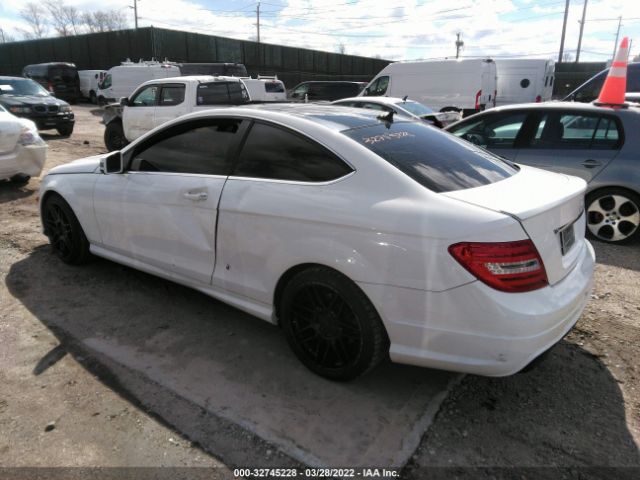 Photo 2 VIN: WDDGJ4HB3DG012347 - MERCEDES-BENZ C-KLASSE 