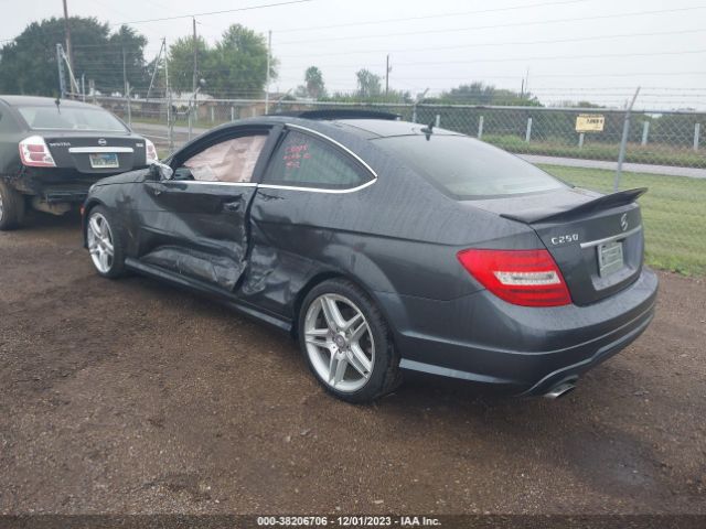 Photo 2 VIN: WDDGJ4HB3DG031156 - MERCEDES-BENZ C-CLASS 