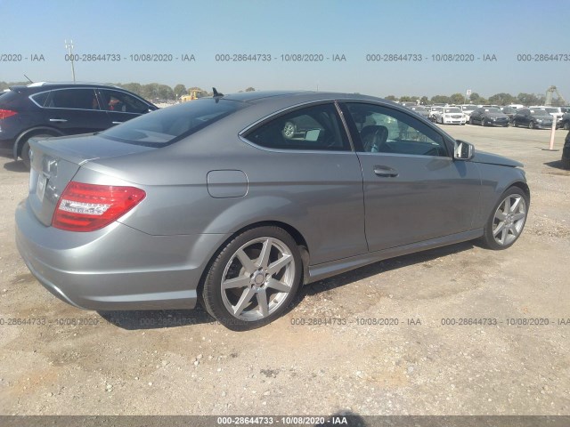 Photo 3 VIN: WDDGJ4HB3DG114828 - MERCEDES-BENZ C-CLASS 