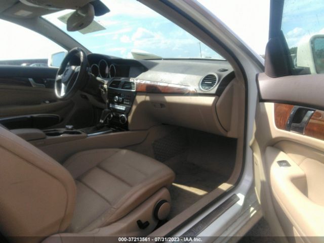 Photo 4 VIN: WDDGJ4HB4CF771237 - MERCEDES-BENZ C 250 