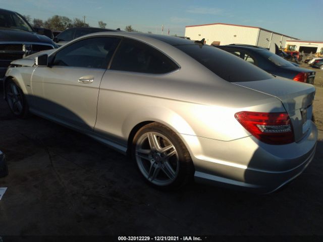 Photo 2 VIN: WDDGJ4HB4CF805029 - MERCEDES-BENZ C-CLASS 