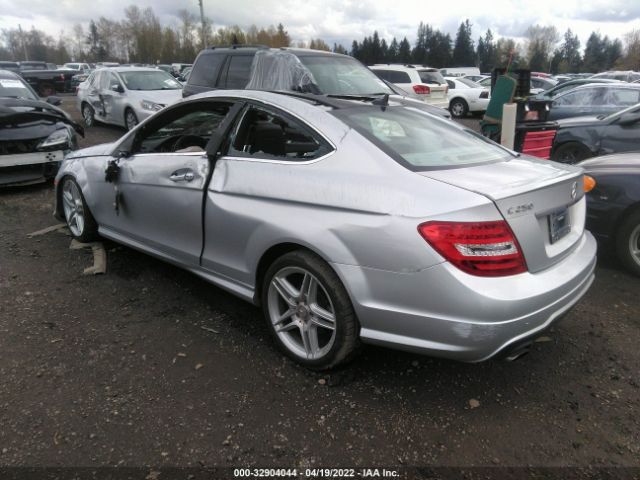 Photo 2 VIN: WDDGJ4HB4DG058205 - MERCEDES-BENZ C-CLASS 