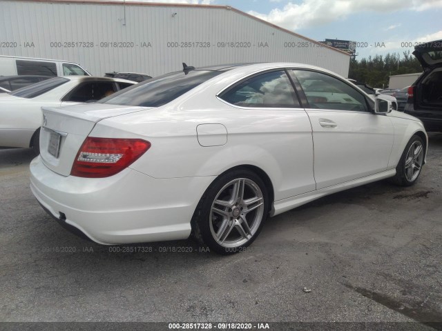 Photo 3 VIN: WDDGJ4HB4DG058771 - MERCEDES-BENZ C-CLASS 