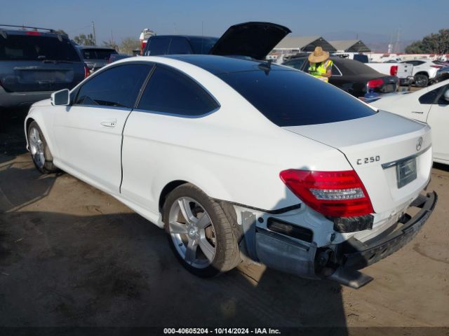 Photo 2 VIN: WDDGJ4HB4FG393578 - MERCEDES-BENZ C-CLASS 