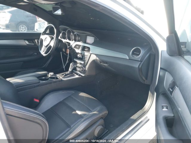 Photo 4 VIN: WDDGJ4HB4FG393578 - MERCEDES-BENZ C-CLASS 