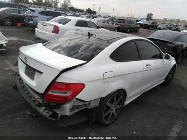 Photo 3 VIN: WDDGJ4HB4FG415515 - MERCEDES-BENZ C-CLASS 