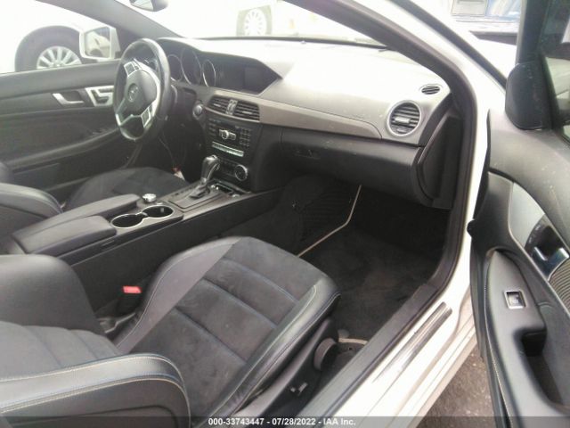 Photo 4 VIN: WDDGJ4HB4FG415515 - MERCEDES-BENZ C-CLASS 