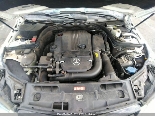 Photo 9 VIN: WDDGJ4HB4FG415515 - MERCEDES-BENZ C-CLASS 