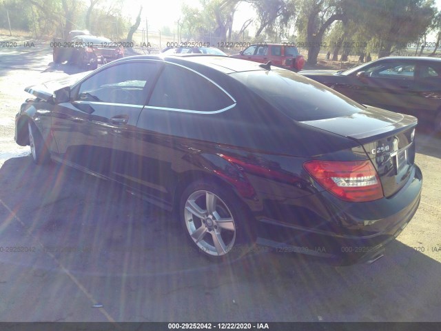 Photo 2 VIN: WDDGJ4HB4FG441032 - MERCEDES-BENZ C-CLASS 