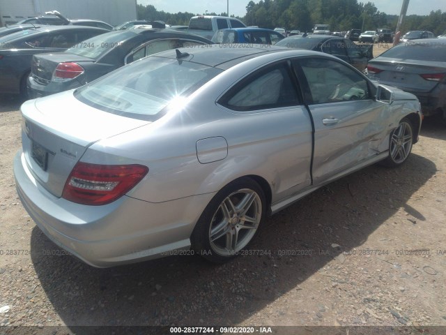 Photo 3 VIN: WDDGJ4HB5CF928029 - MERCEDES-BENZ C-CLASS 