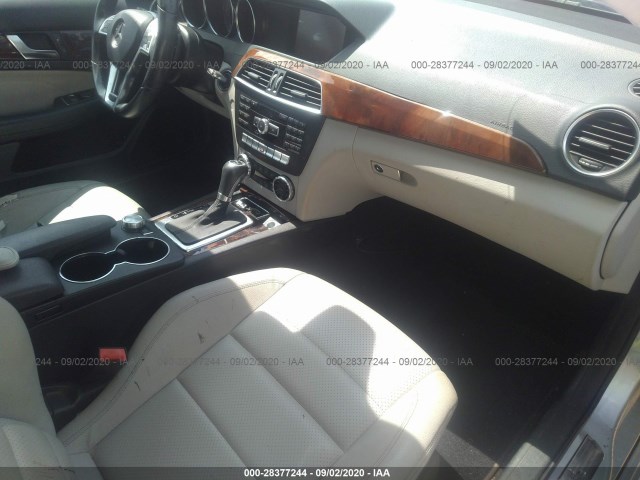 Photo 4 VIN: WDDGJ4HB5CF928029 - MERCEDES-BENZ C-CLASS 