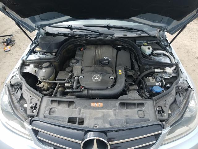 Photo 6 VIN: WDDGJ4HB5DG051263 - MERCEDES-BENZ C 250 