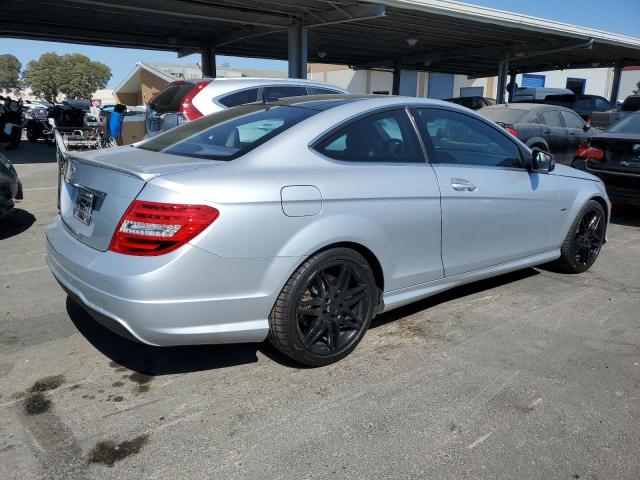 Photo 2 VIN: WDDGJ4HB5DG071657 - MERCEDES-BENZ C 250 