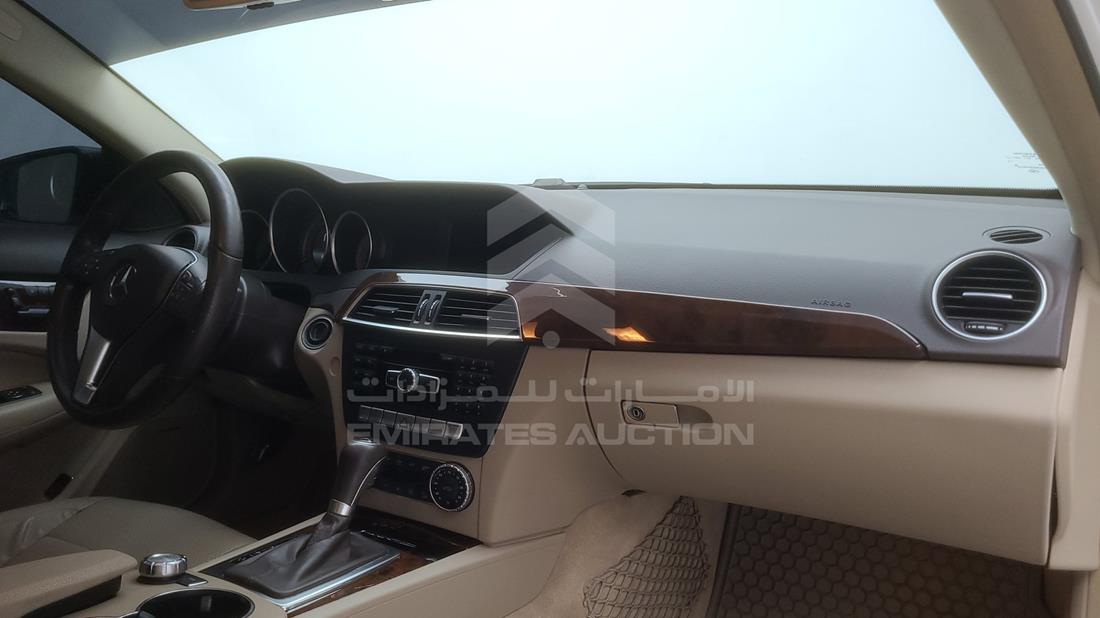 Photo 29 VIN: WDDGJ4HB5FG391550 - MERCEDES C 