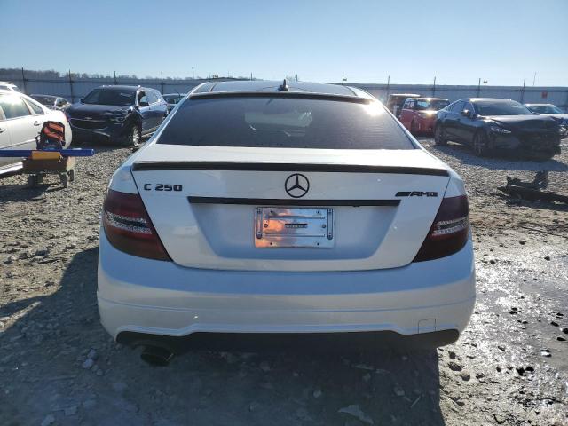 Photo 5 VIN: WDDGJ4HB5FG402417 - MERCEDES-BENZ C-CLASS 