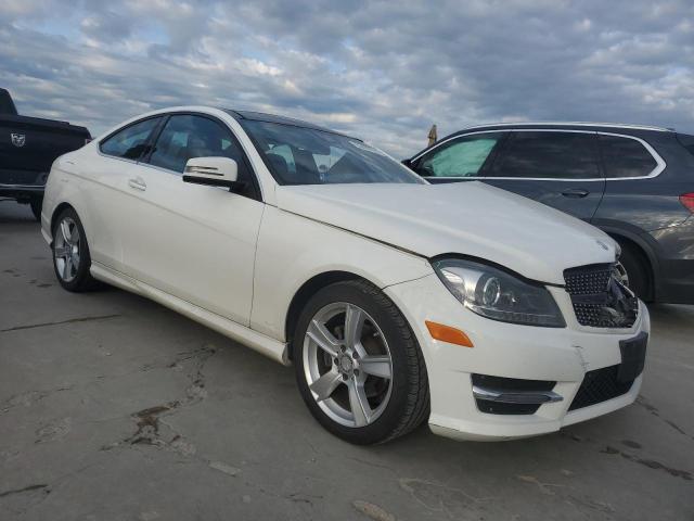 Photo 3 VIN: WDDGJ4HB6EG257869 - MERCEDES-BENZ C-CLASS 