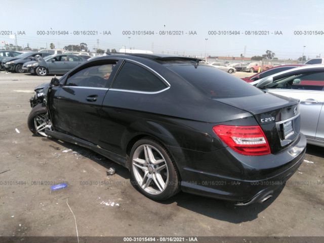 Photo 2 VIN: WDDGJ4HB6FG368729 - MERCEDES-BENZ C-CLASS 