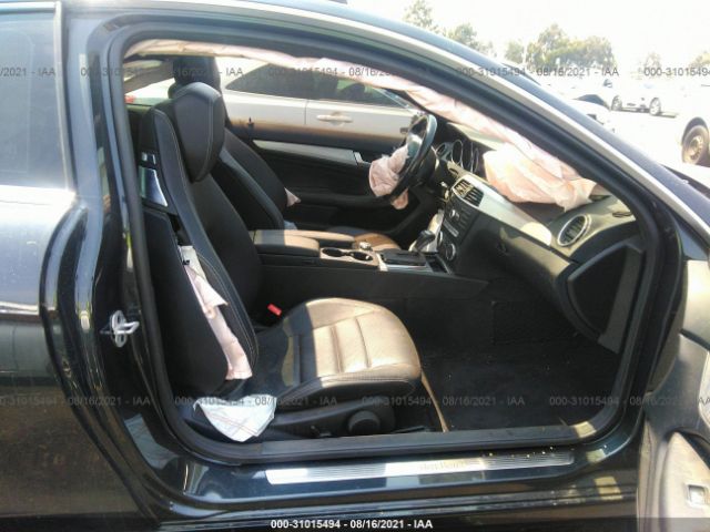 Photo 4 VIN: WDDGJ4HB6FG368729 - MERCEDES-BENZ C-CLASS 