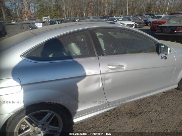 Photo 5 VIN: WDDGJ4HB6FG389211 - MERCEDES-BENZ C-CLASS 