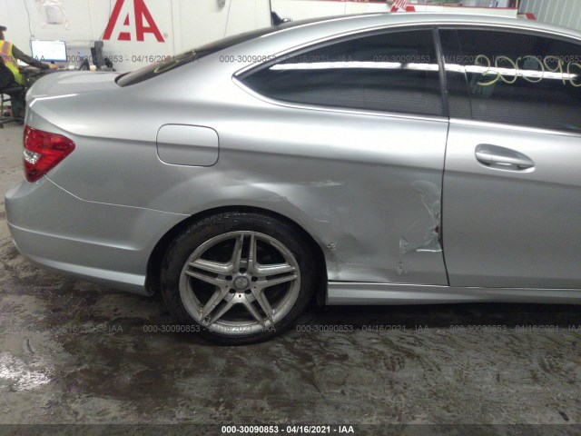 Photo 5 VIN: WDDGJ4HB6FG414785 - MERCEDES-BENZ C-CLASS 