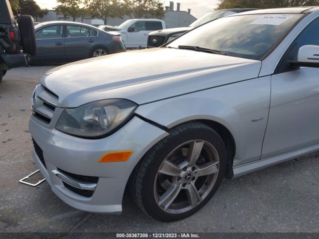 Photo 5 VIN: WDDGJ4HB7CF741133 - MERCEDES-BENZ C 250 