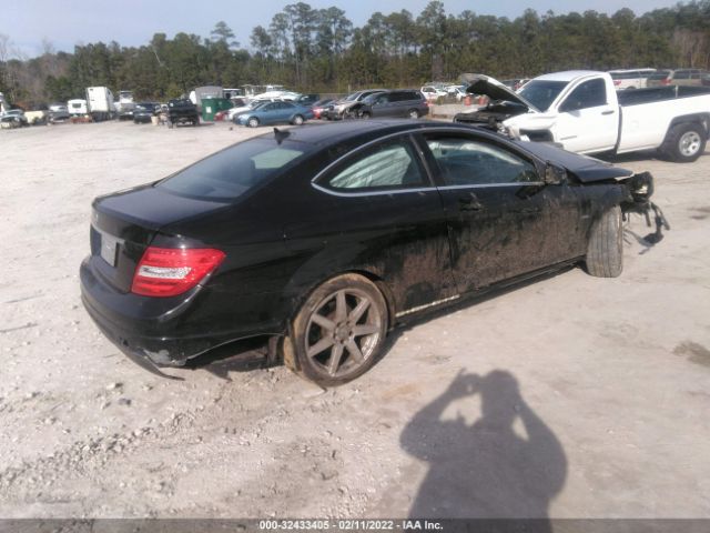 Photo 3 VIN: WDDGJ4HB7CF745215 - MERCEDES-BENZ C-CLASS 