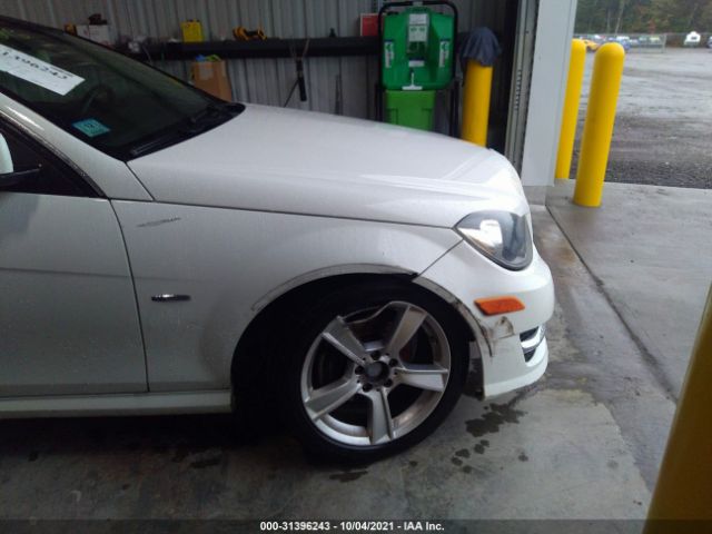 Photo 5 VIN: WDDGJ4HB7CF889380 - MERCEDES-BENZ C 250 