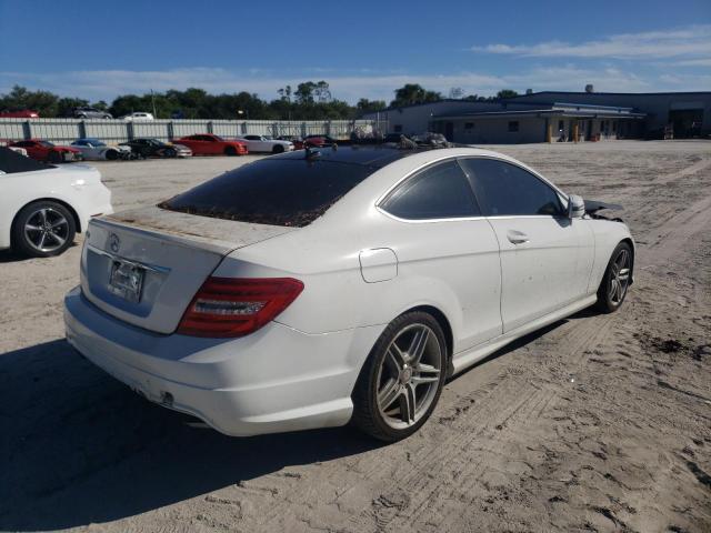 Photo 3 VIN: WDDGJ4HB7DG029488 - MERCEDES-BENZ C-CLASS 