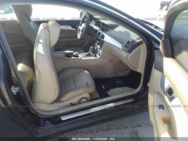 Photo 4 VIN: WDDGJ4HB7DG060286 - MERCEDES-BENZ C-CLASS 