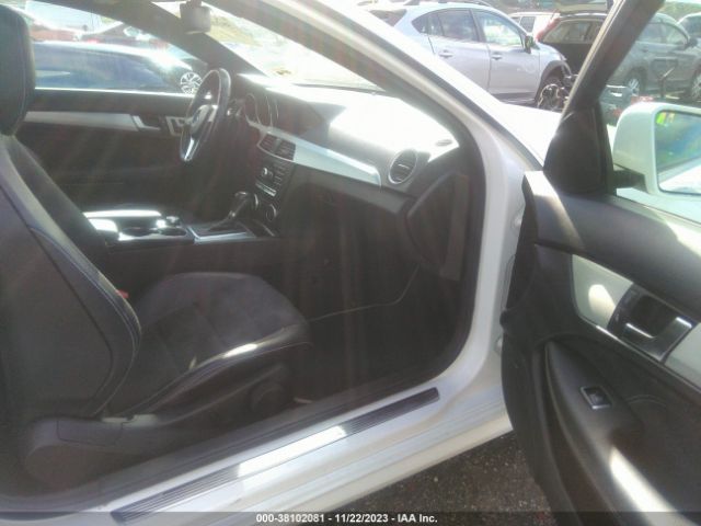 Photo 4 VIN: WDDGJ4HB7FG398502 - MERCEDES-BENZ C 250 