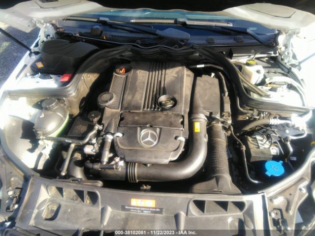 Photo 9 VIN: WDDGJ4HB7FG398502 - MERCEDES-BENZ C 250 