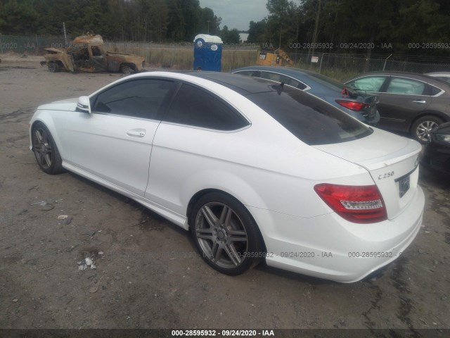 Photo 2 VIN: WDDGJ4HB7FG429554 - MERCEDES-BENZ C-CLASS 