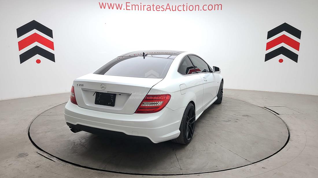 Photo 12 VIN: WDDGJ4HB8CF740511 - MERCEDES C 