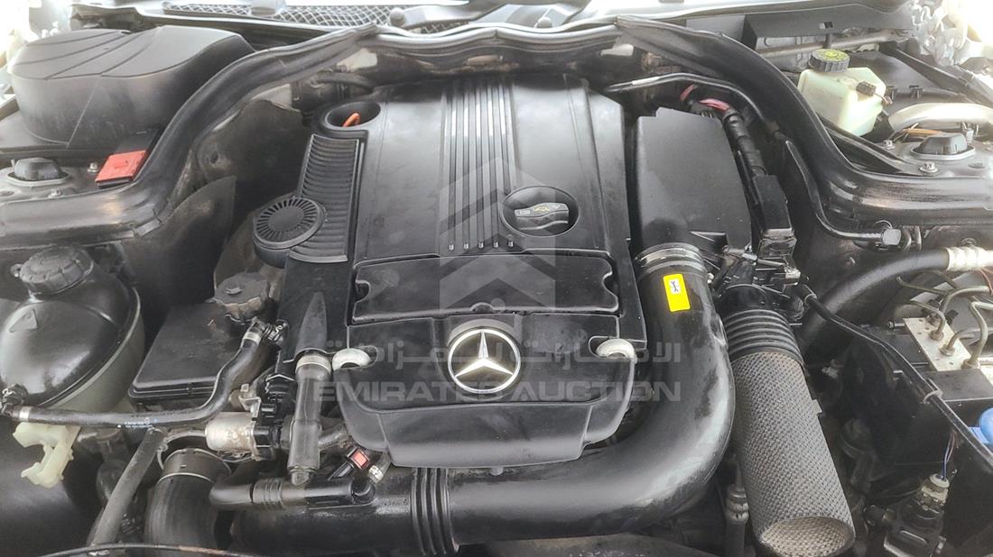 Photo 32 VIN: WDDGJ4HB8CF740511 - MERCEDES C 