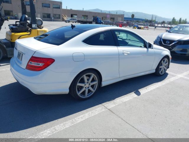 Photo 3 VIN: WDDGJ4HB8DF977808 - MERCEDES-BENZ C 250 