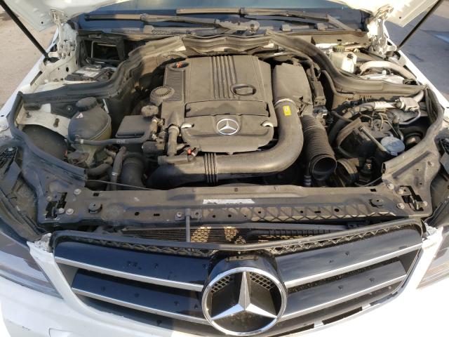 Photo 6 VIN: WDDGJ4HB8DG019519 - MERCEDES-BENZ C 250 