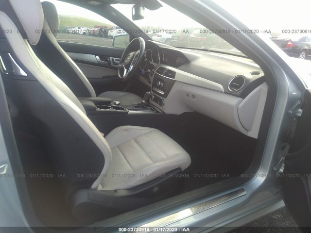 Photo 4 VIN: WDDGJ4HB8DG041326 - MERCEDES-BENZ C-CLASS 