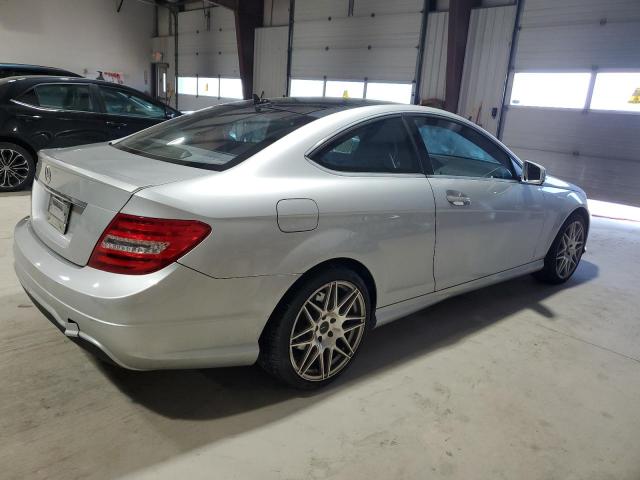 Photo 2 VIN: WDDGJ4HB8DG071359 - MERCEDES-BENZ C-CLASS 