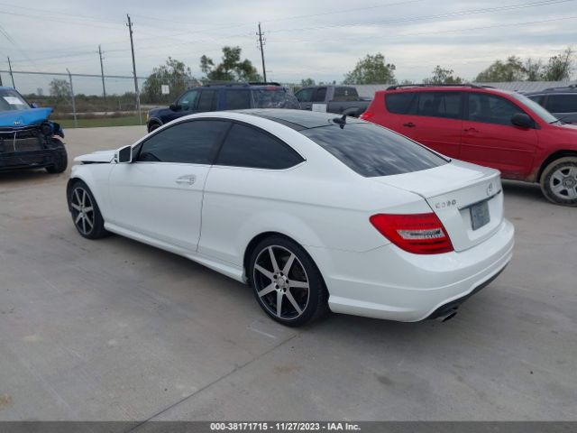 Photo 2 VIN: WDDGJ4HB8FG368473 - MERCEDES-BENZ C 250 