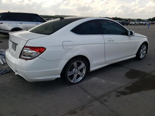 Photo 2 VIN: WDDGJ4HB8FG397942 - MERCEDES-BENZ C 250 