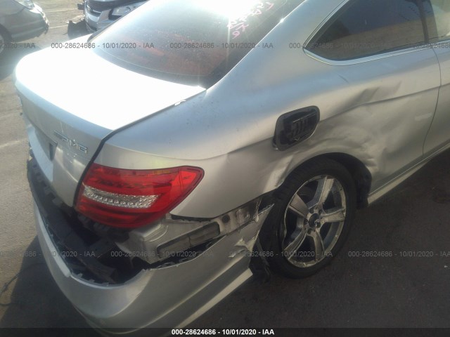 Photo 5 VIN: WDDGJ4HB9CF743336 - MERCEDES-BENZ C-CLASS 