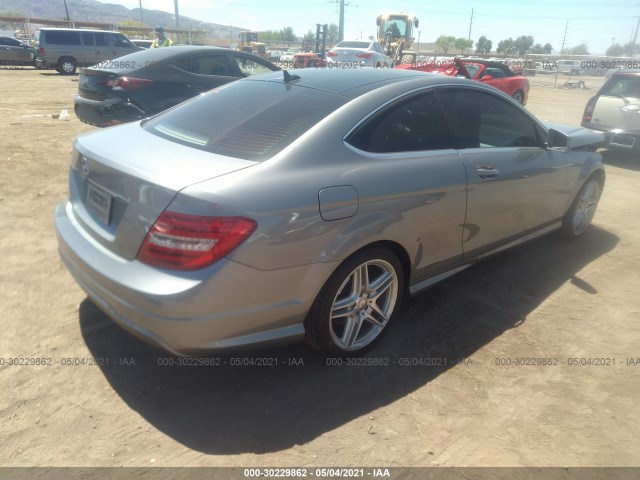 Photo 3 VIN: WDDGJ4HB9CF748620 - MERCEDES-BENZ C-CLASS 